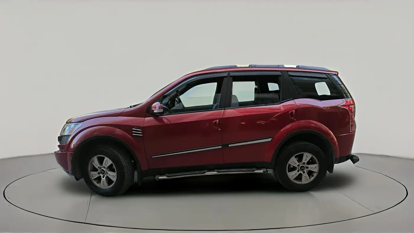 2014 Mahindra XUV500 W8, Diesel, Manual, 1,84,440 km, exterior