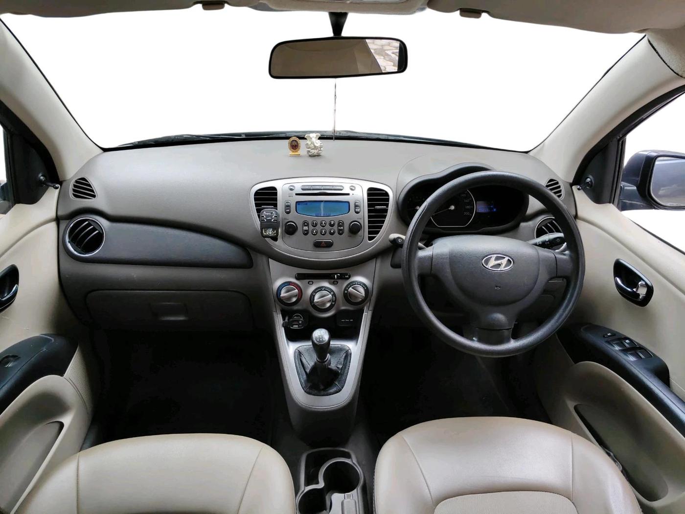 2014 Hyundai i10 SPORTZ 1.1, Petrol, Manual, 33,213 km, interior