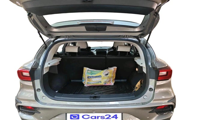 2025 MG ASTOR Sprint 1.5 MT (Ivory), Petrol, Manual, 10,171 km, exterior