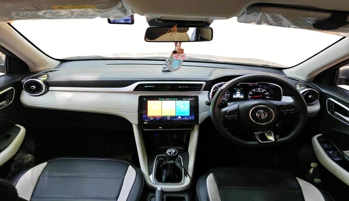 2025 MG ASTOR Sprint 1.5 MT (Ivory), Petrol, Manual, 10,171 km, interior