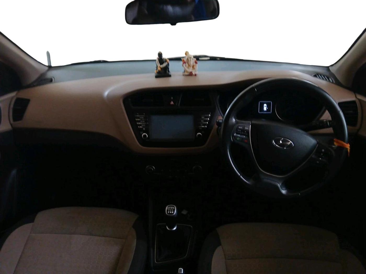 2017 Hyundai Elite i20 ASTA 1.2 (O), Petrol, Manual, 68,827 km, interior
