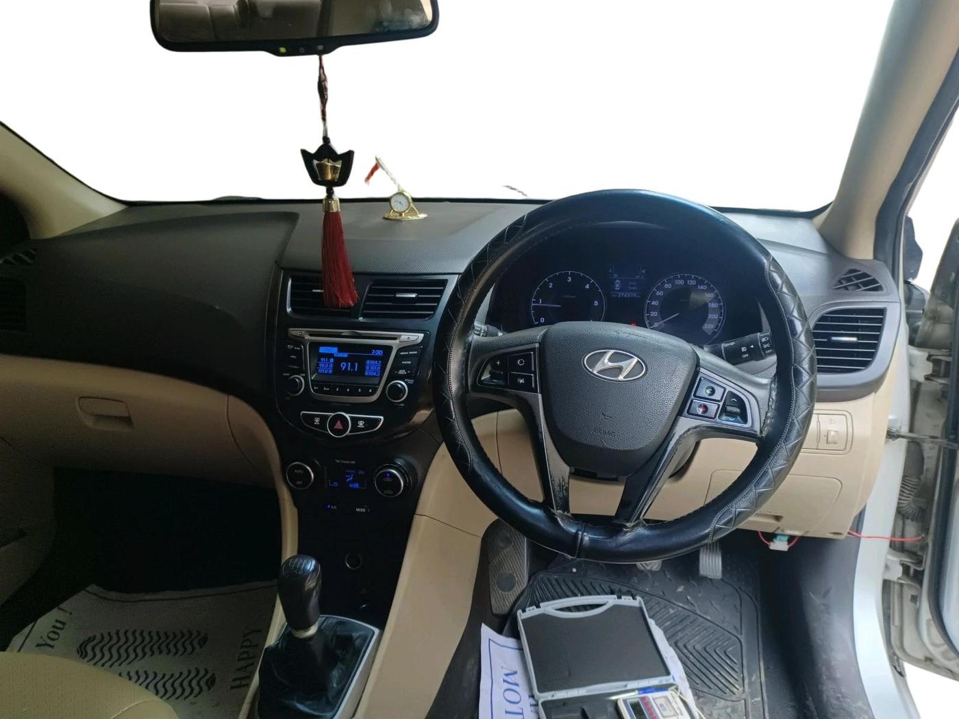 2015 Hyundai Verna FLUIDIC 1.6 CRDI S(O) 4S, Diesel, Manual, 2,74,319 km, interior