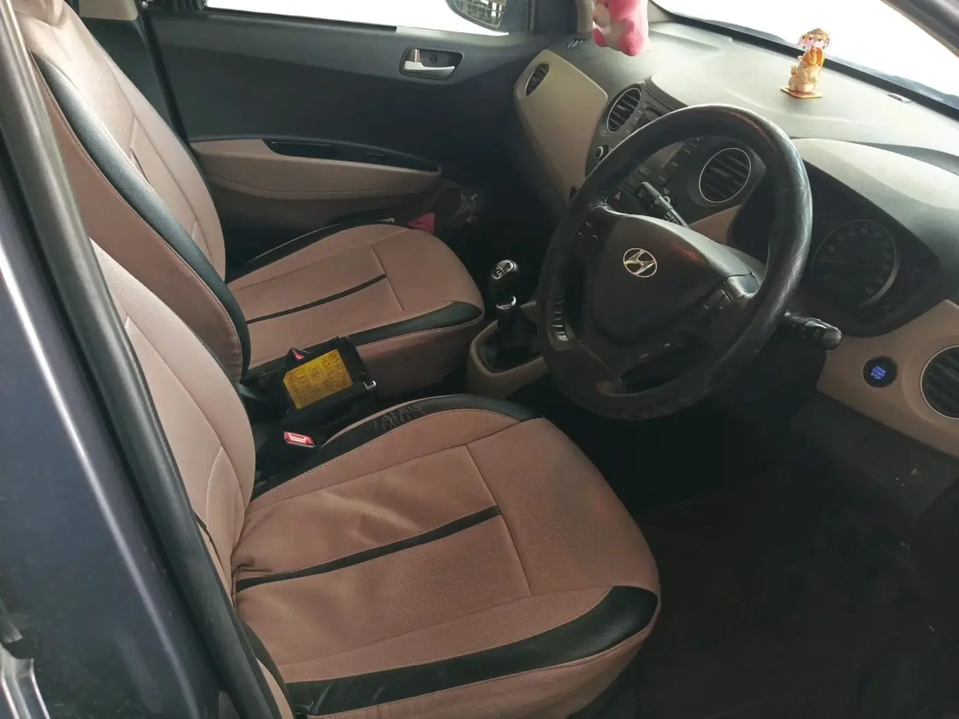 2015 Hyundai Grand i10 ASTA 1.2 KAPPA VTVT, Petrol, Manual, 68,274 km, interior
