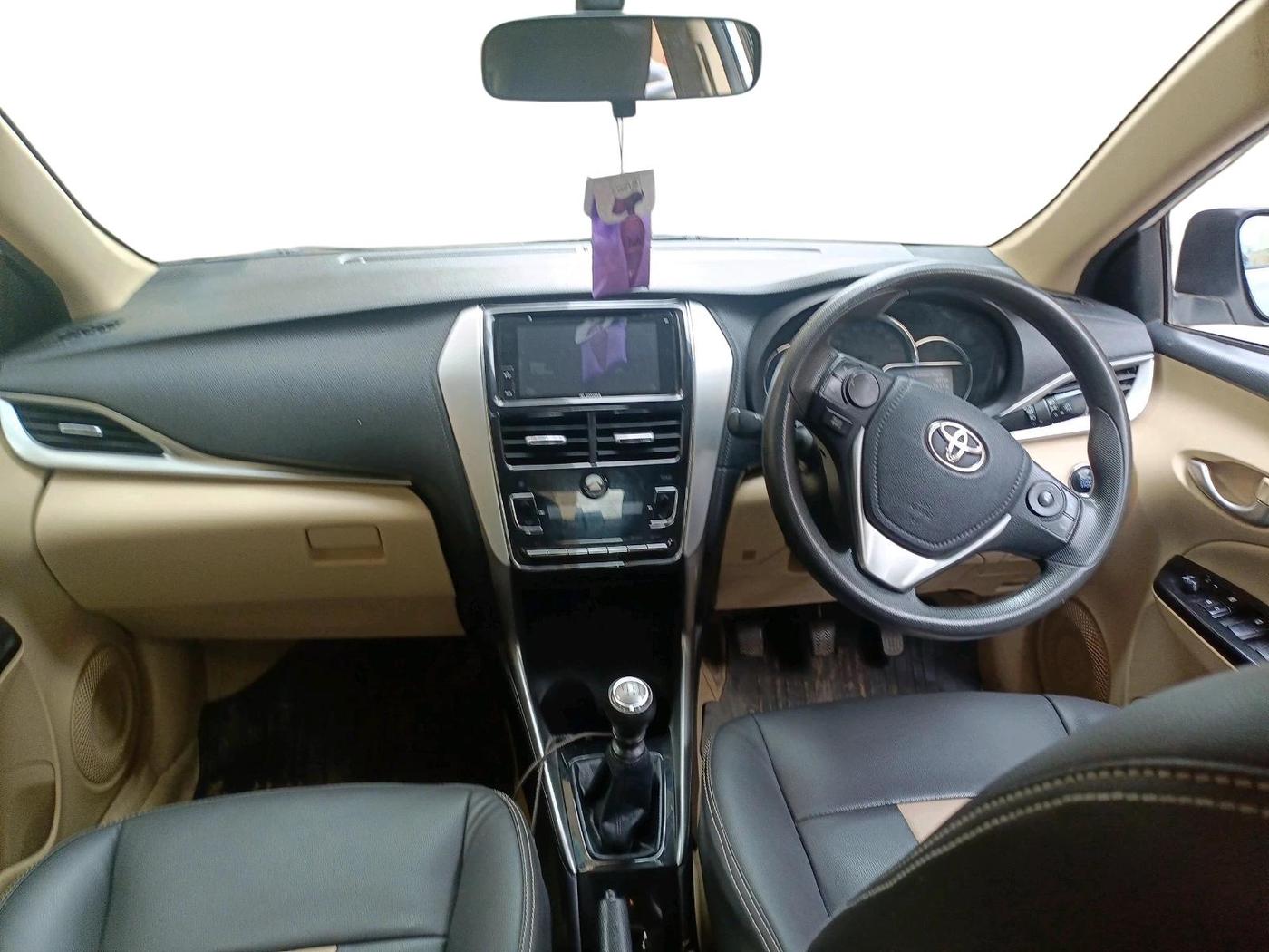 2018 Toyota YARIS G MT, Petrol, Manual, 92,365 km, interior