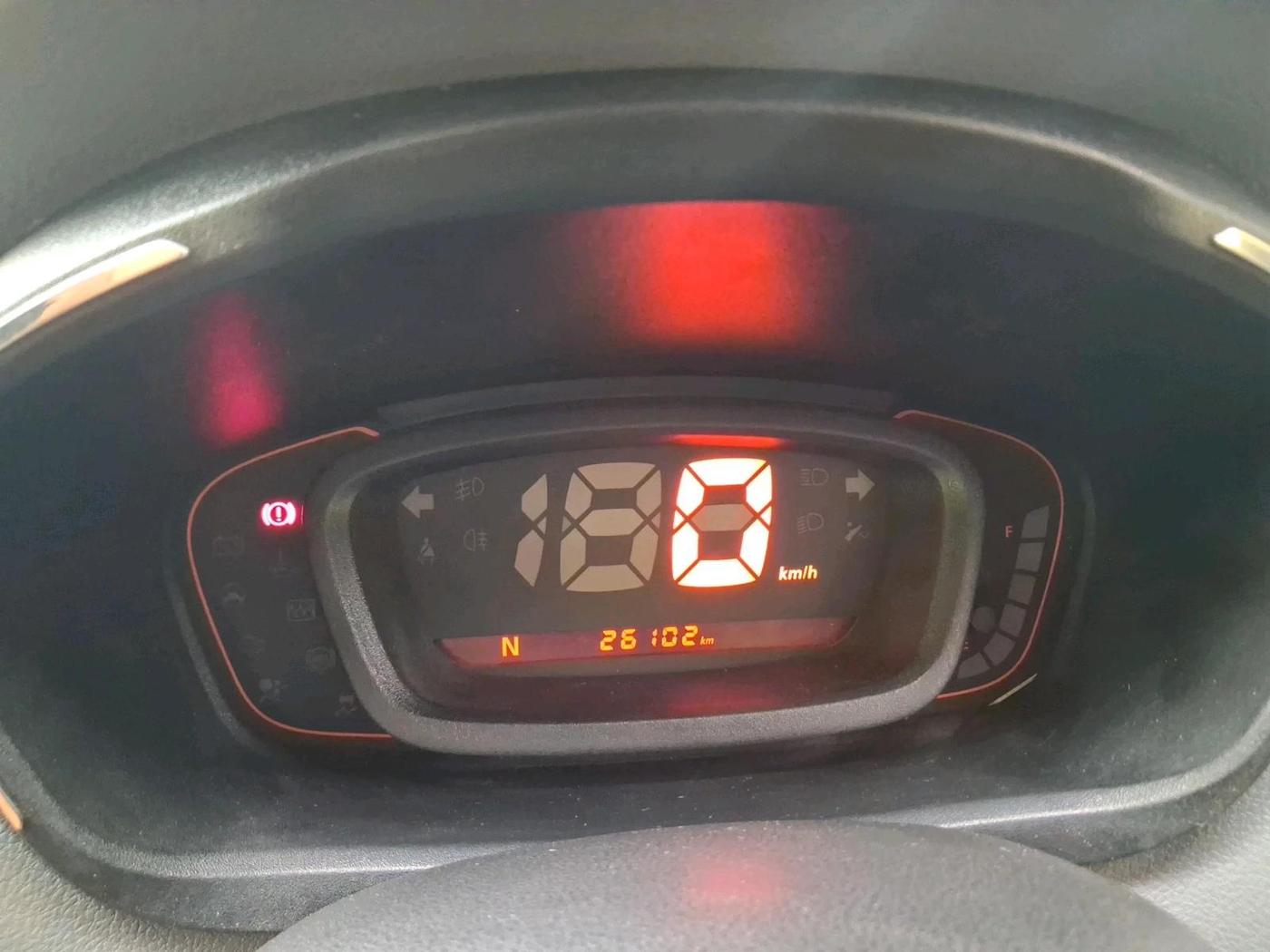 2018 Renault Kwid RXT 1.0 AMT (O), Petrol, Automatic, 26,102 km, interior