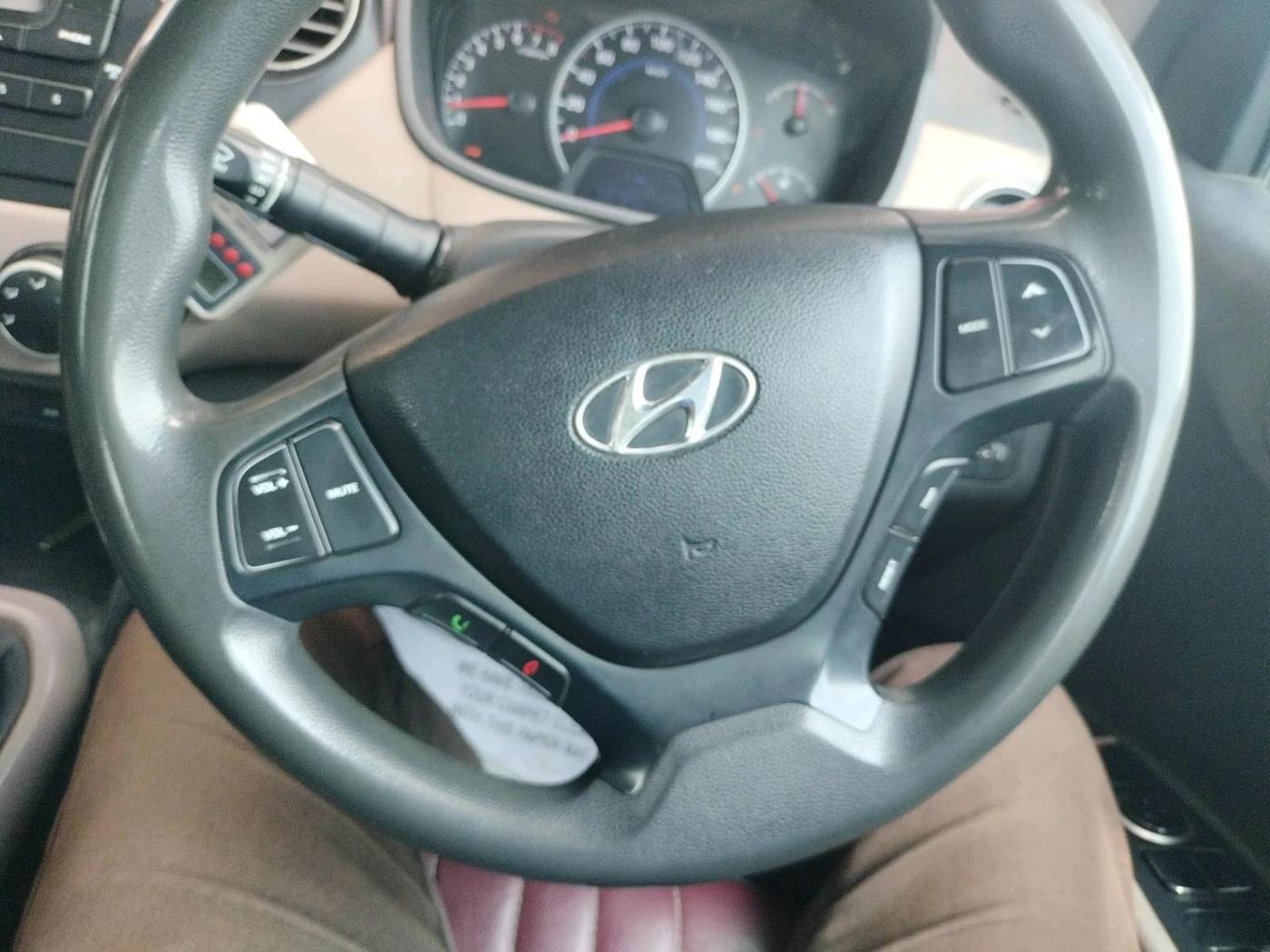 2015 Hyundai Grand i10 SPORTZ 1.2 KAPPA VTVT, CNG, Manual, 98,124 km, interior