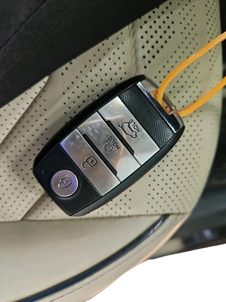2022 KIA CARENS LUXURY PLUS 1.5 DIESEL AT 7 STR, Diesel, Automatic, 88,288 km, interior
