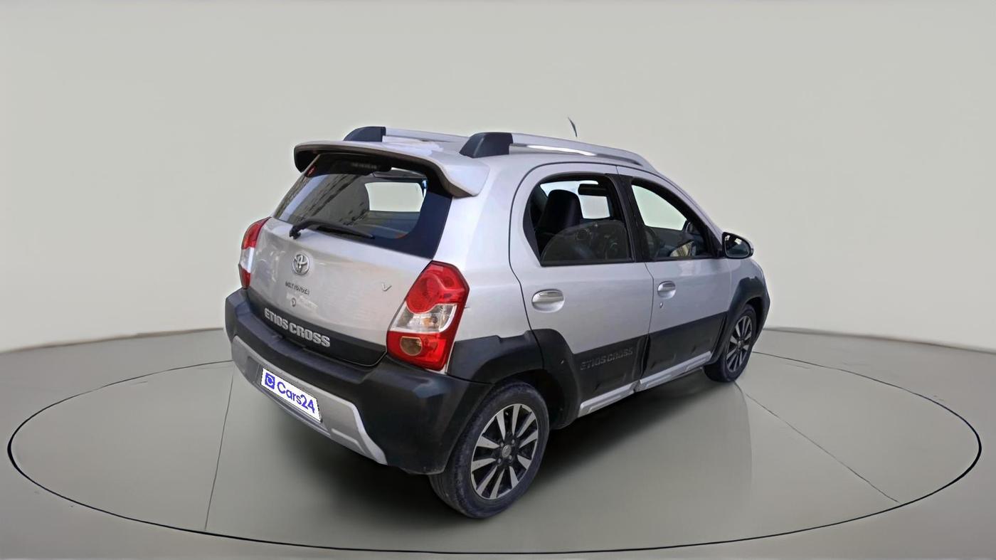 2015 Toyota Etios CROSS 1.5 V, Petrol, Manual, 1,46,251 km, exterior