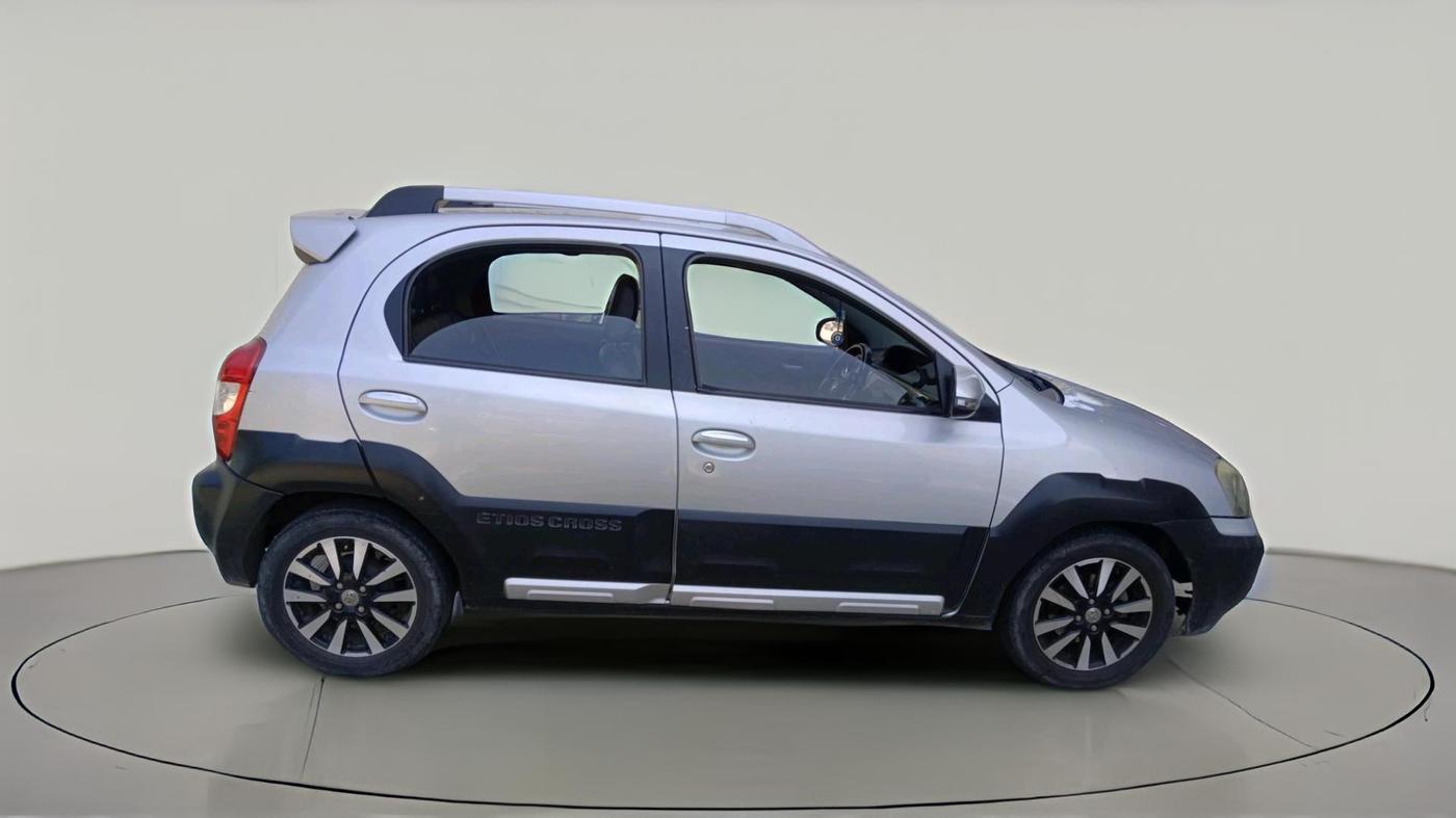 2015 Toyota Etios CROSS 1.5 V, Petrol, Manual, 1,46,251 km, exterior