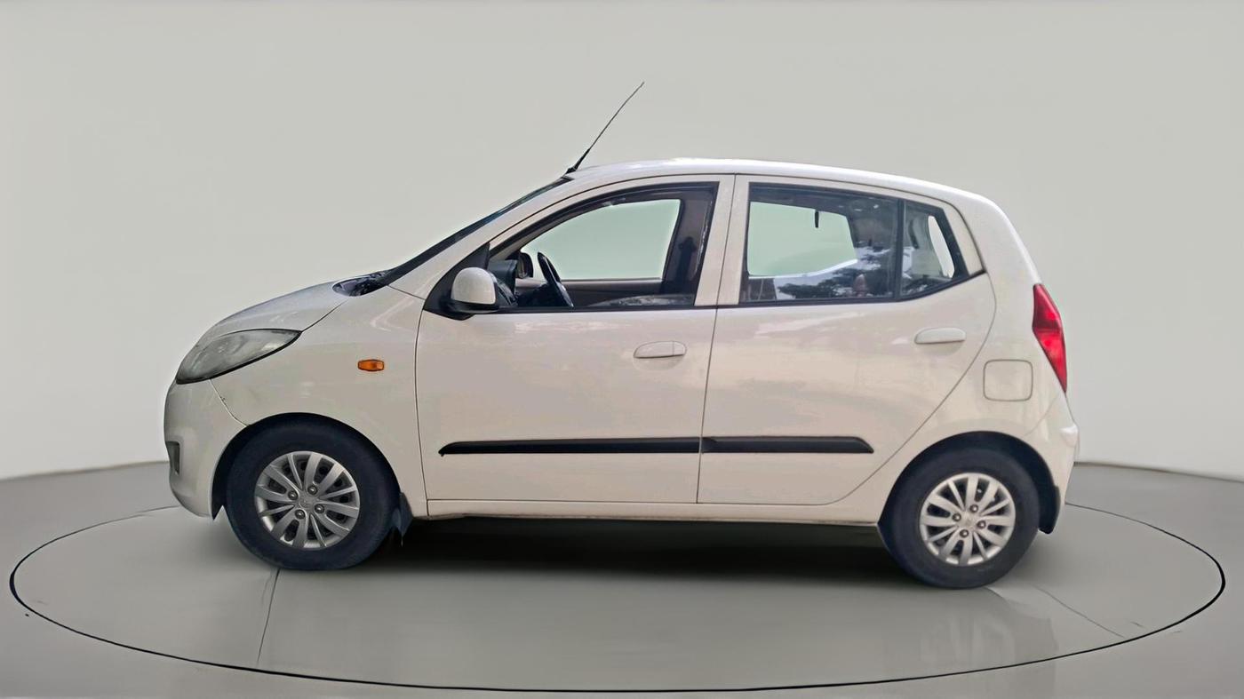 2015 Hyundai i10 SPORTZ 1.1, Petrol, Manual, 18,808 km, exterior