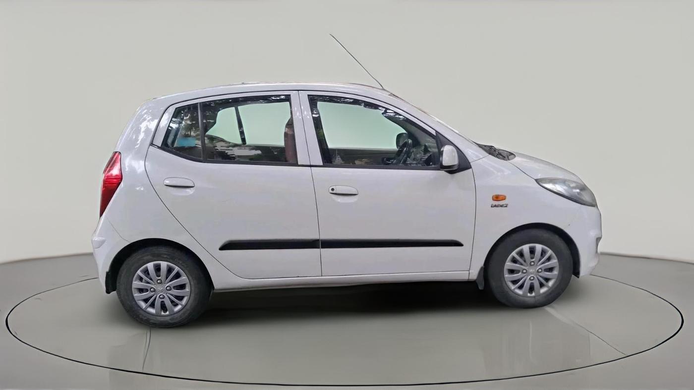 2015 Hyundai i10 SPORTZ 1.1, Petrol, Manual, 18,808 km, exterior