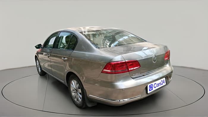 2013 Volkswagen Passat TRENDLINE MT, Diesel, Manual, 2,41,933 km, exterior