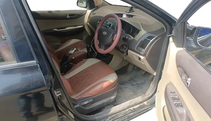 2010 Hyundai i20 MAGNA 1.2, Petrol, Manual, 1,25,772 km, interior