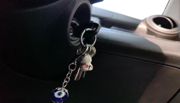 2011 Chevrolet Beat LT PETROL, Petrol, Manual, 38,619 km, interior