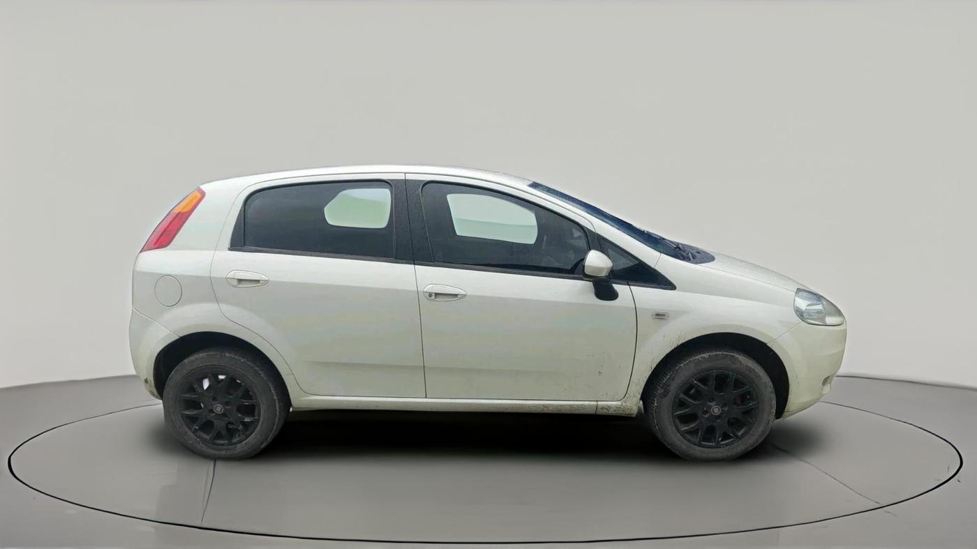 2014 Fiat Punto EVO EMOTION 1.3 MULTIJET, Diesel, Manual, 1,08,622 km, exterior
