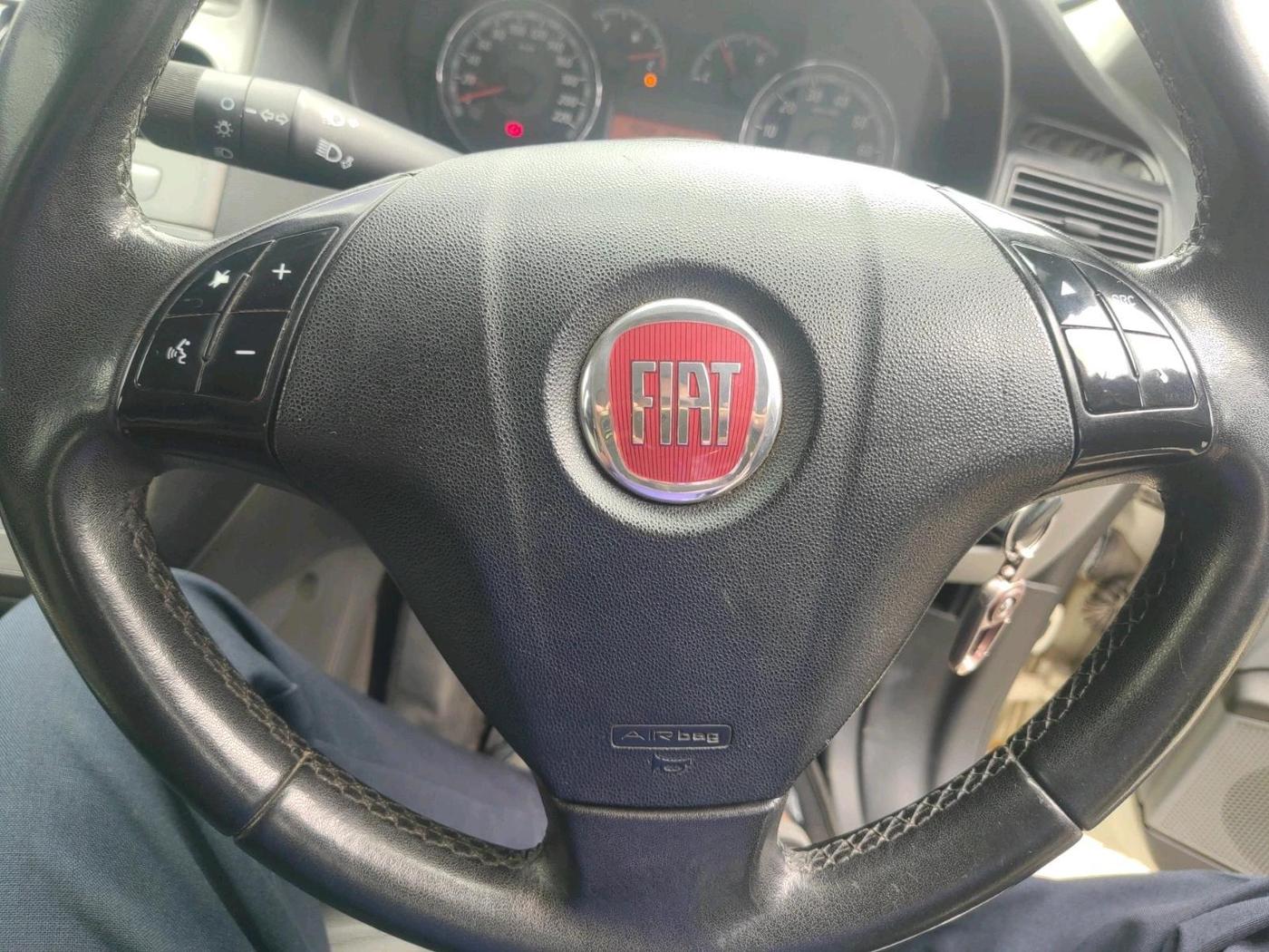 2014 Fiat Punto EVO EMOTION 1.3 MULTIJET, Diesel, Manual, 1,08,622 km, interior