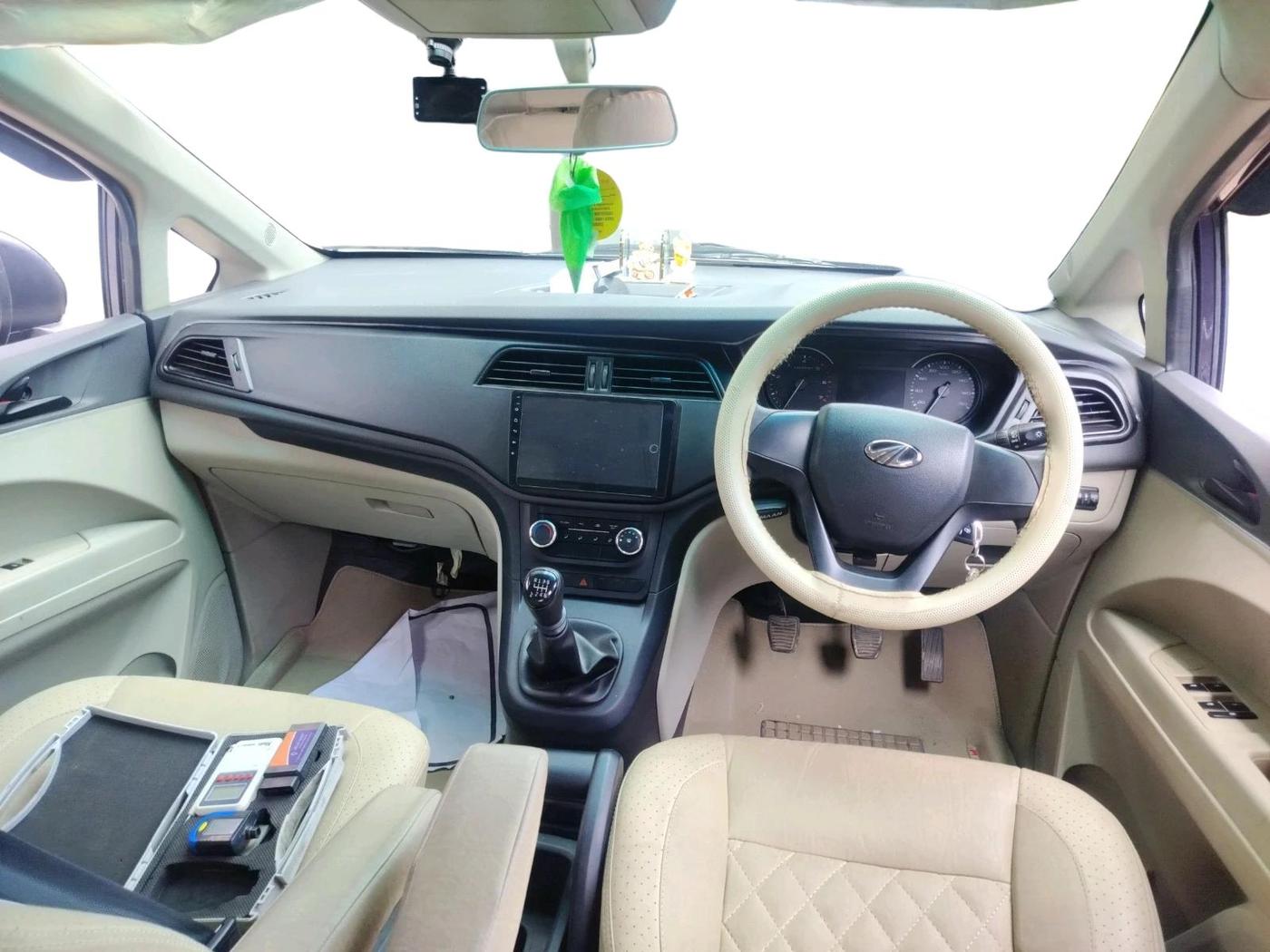 2018 Mahindra MARAZZO M2 7STR, Diesel, Manual, 47,209 km, interior