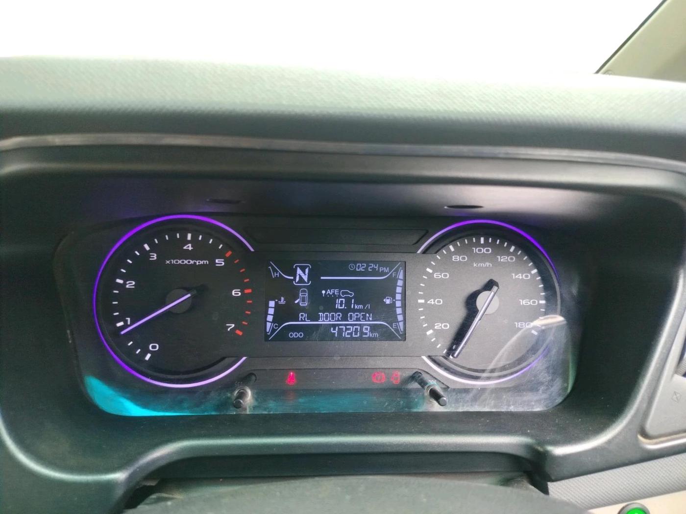 2018 Mahindra MARAZZO M2 7STR, Diesel, Manual, 47,209 km, interior