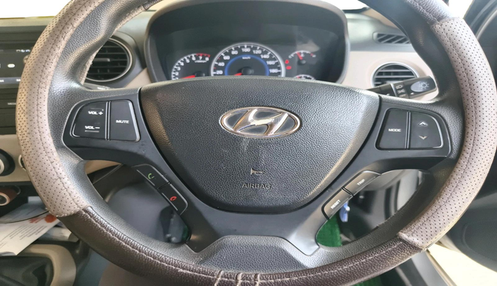 2017 Hyundai Grand i10 SPORTZ 1.2 KAPPA VTVT, Petrol, Manual, 81,275 km, interior