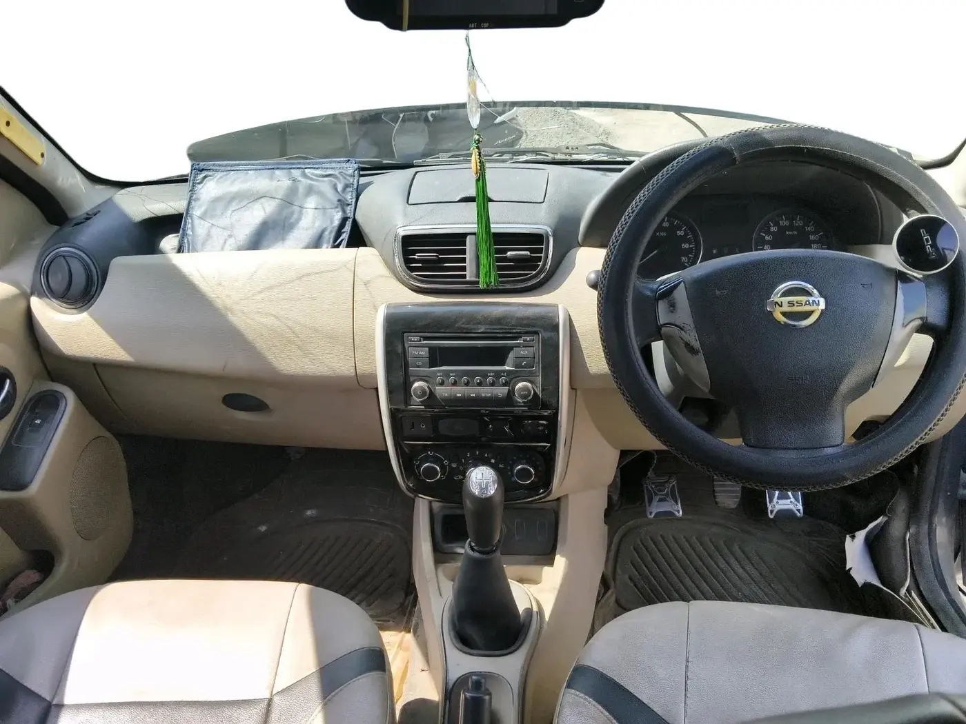 2013 Nissan Terrano XL (D), Diesel, Manual, 1,80,580 km, interior