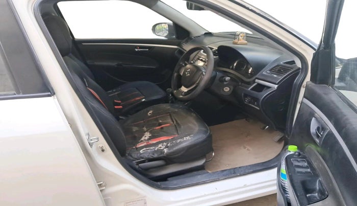 2014 Maruti Swift VXI, CNG, Manual, 1,45,419 km, interior