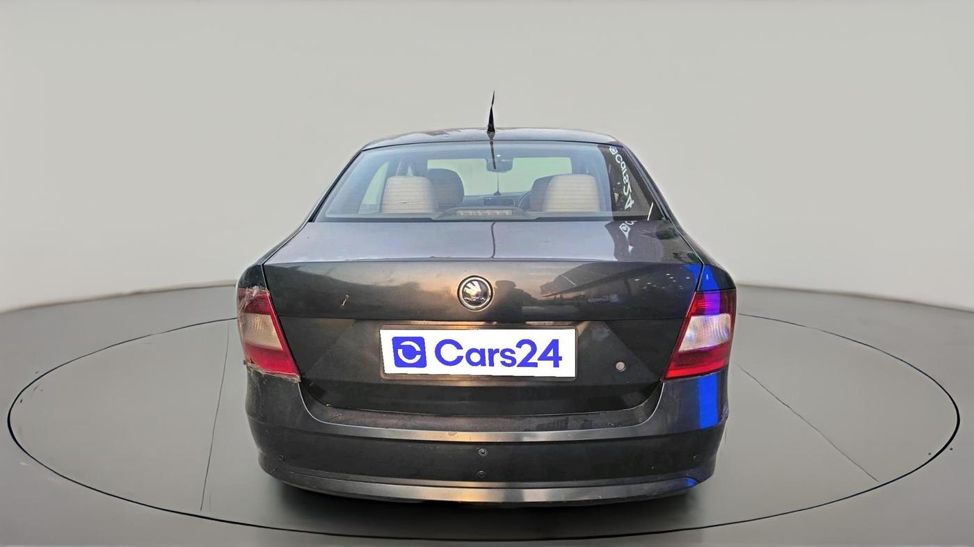 2016 Skoda Rapid AMBITION 1.5 TDI AT, Diesel, Automatic, 1,40,321 km, exterior