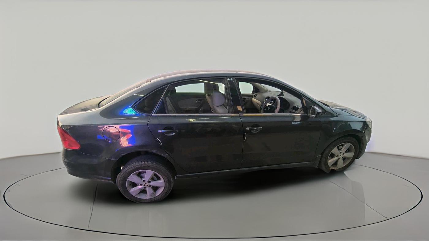 2016 Skoda Rapid AMBITION 1.5 TDI AT, Diesel, Automatic, 1,40,321 km, exterior