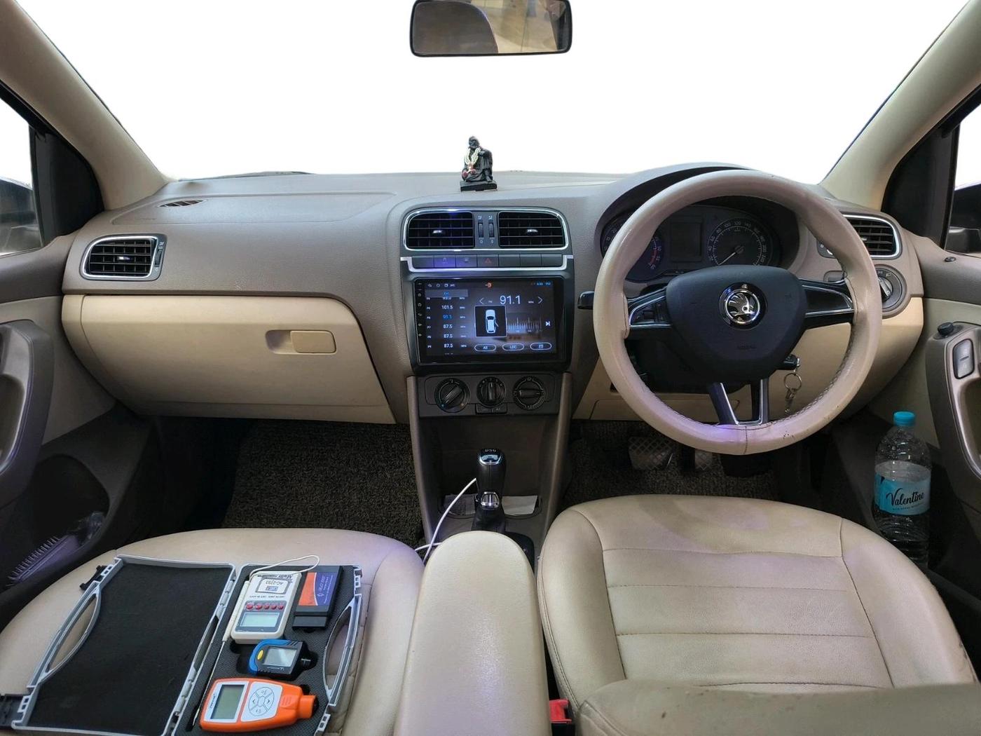 2016 Skoda Rapid AMBITION 1.5 TDI AT, Diesel, Automatic, 1,40,321 km, interior