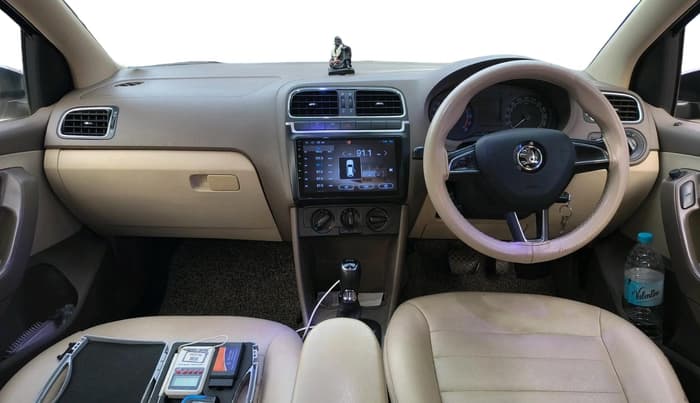 2016 Skoda Rapid AMBITION 1.5 TDI AT, Diesel, Automatic, 1,40,321 km, interior