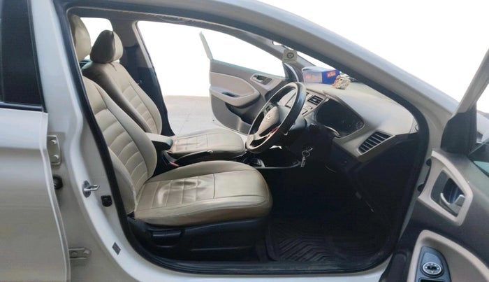 2014 Hyundai Elite i20 MAGNA 1.4 CRDI, Diesel, Manual, 1,01,839 km, interior