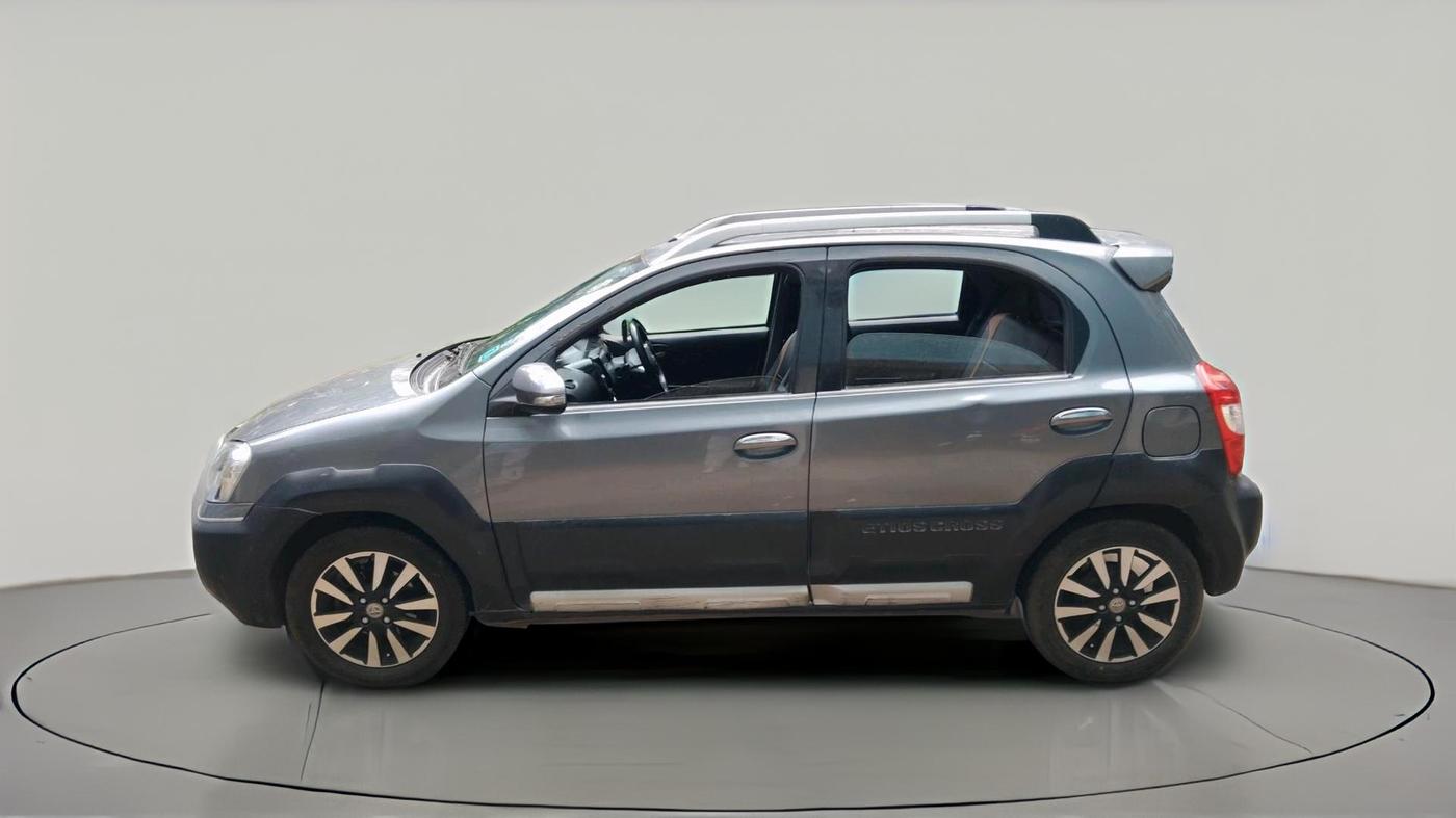 2014 Toyota Etios CROSS 1.5 V, Petrol, Manual, 1,08,218 km, exterior