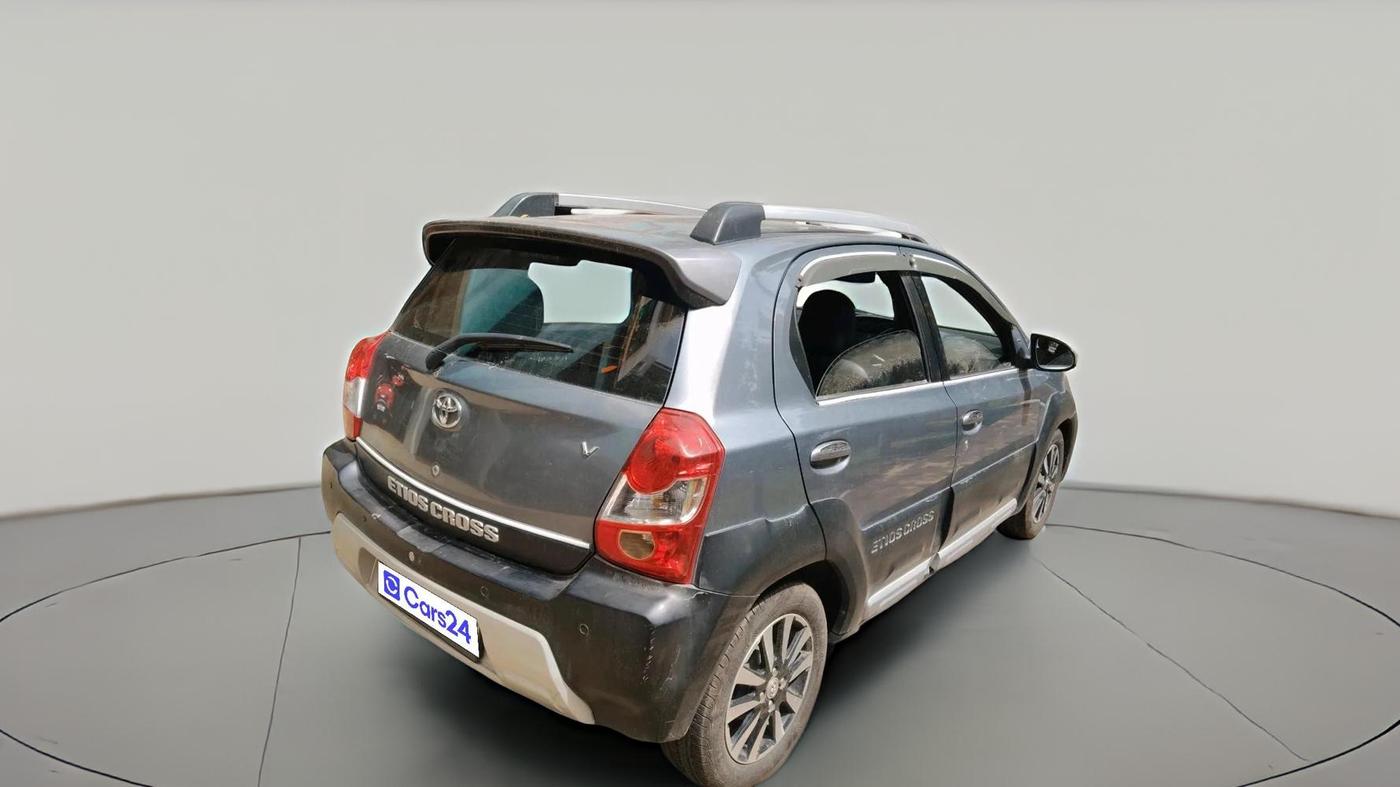 2014 Toyota Etios CROSS 1.5 V, Petrol, Manual, 1,08,218 km, exterior