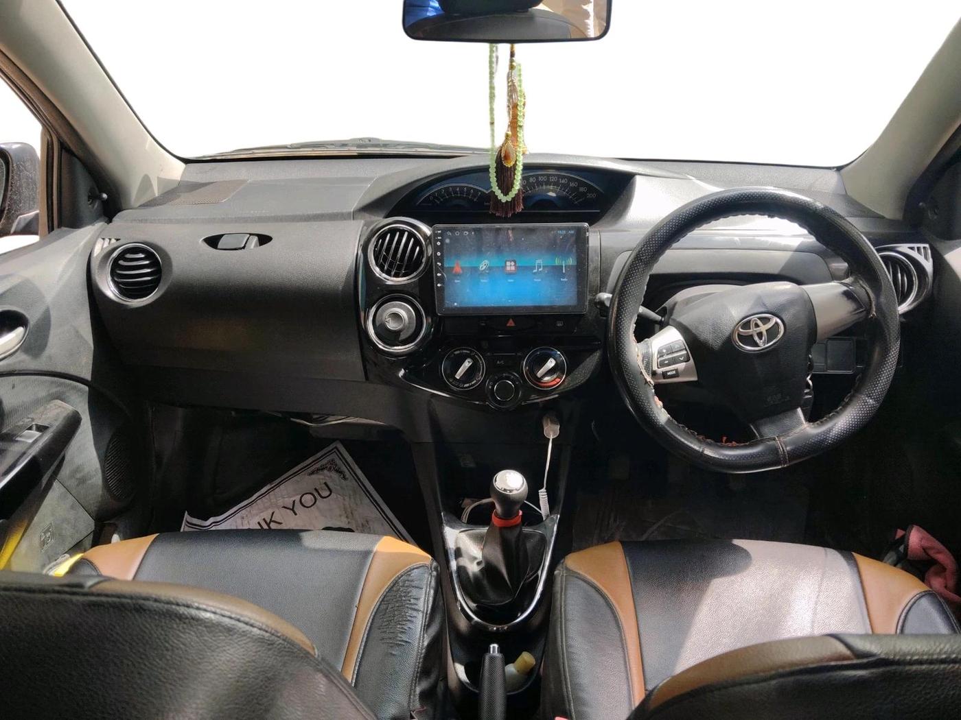 2014 Toyota Etios CROSS 1.5 V, Petrol, Manual, 1,08,218 km, interior
