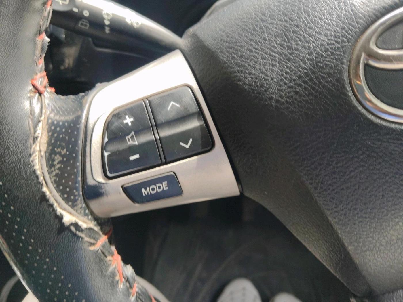 2014 Toyota Etios CROSS 1.5 V, Petrol, Manual, 1,08,218 km, interior