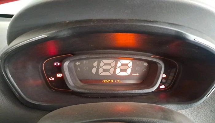 2017 Renault Kwid RXT 1.0, CNG, Manual, 1,02,317 km, interior