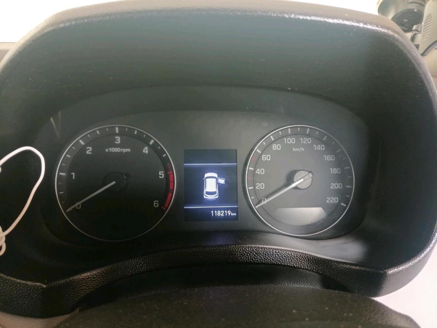 2018 Hyundai Creta SX (O) 1.6 DIESEL, Diesel, Manual, 1,18,219 km, interior