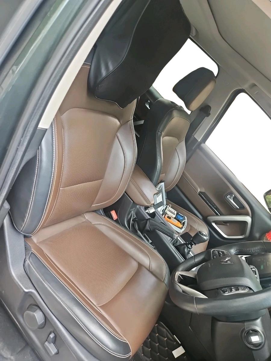 2023 Mahindra SCORPIO-N Z8 L DIESEL MT 2WD 7 STR, Diesel, Manual, 35,436 km, interior
