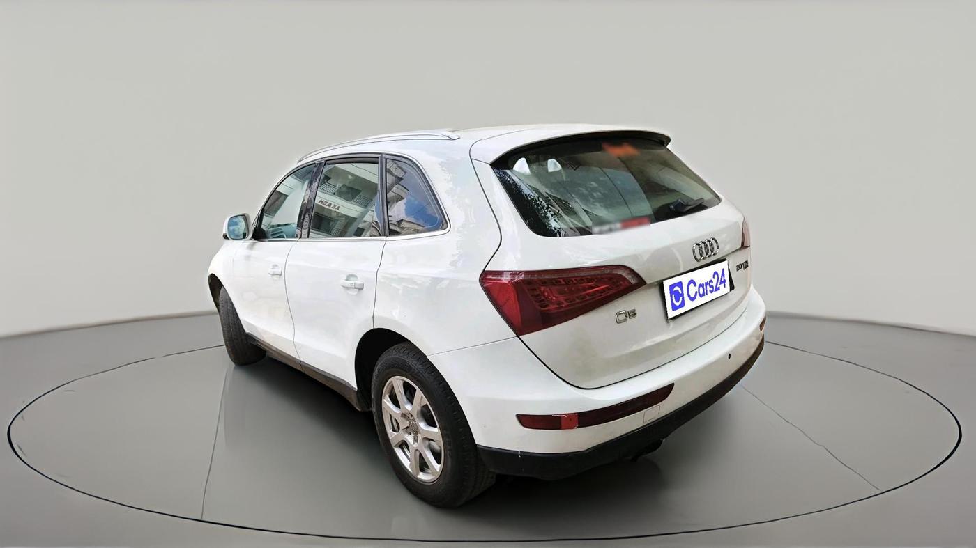 2011 Audi Q5 2.0 TDI QUATTRO, Diesel, Automatic, 1,70,009 km, exterior