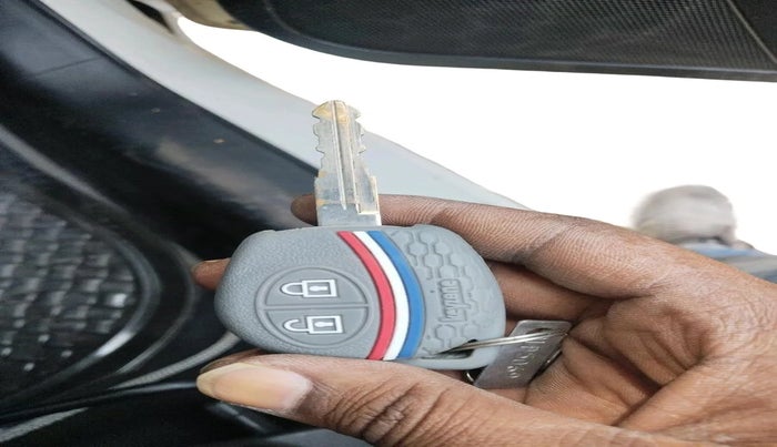 2013 Maruti Swift VXI, Petrol, Manual, 75,313 km, interior