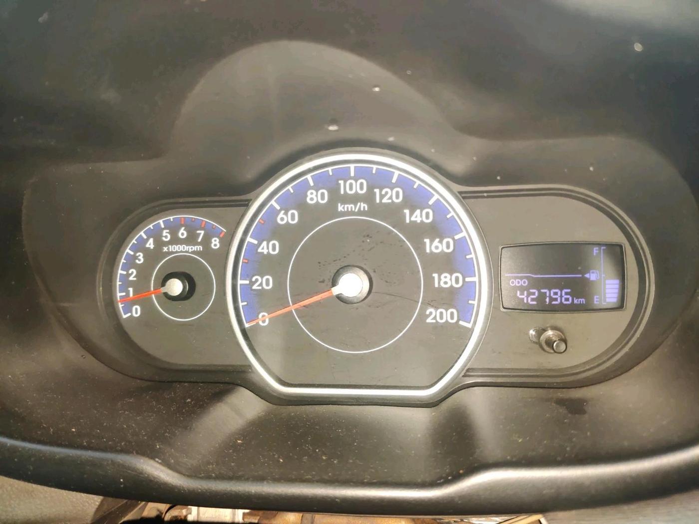 2011 Hyundai i10 MAGNA 1.1, Petrol, Manual, 42,796 km, interior