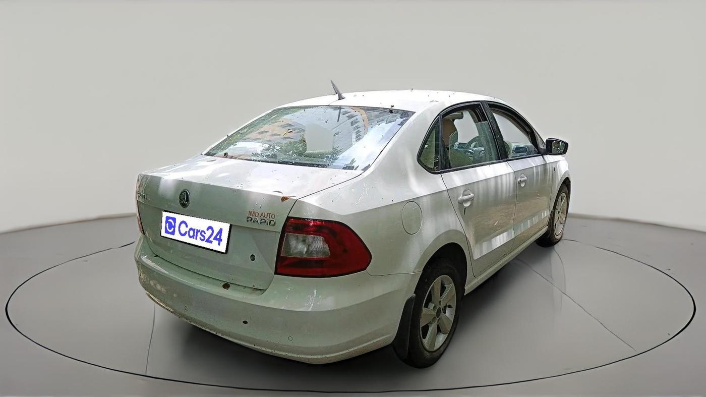 2014 Skoda Rapid 1.5 TDI CR ELEGANCE AT, Diesel, Automatic, 1,09,235 km, exterior
