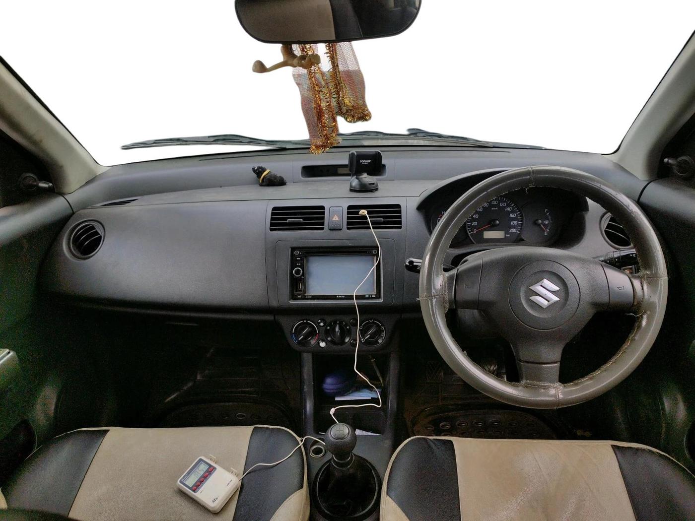 2011 Maruti Swift Dzire LXI, CNG, Manual, 99,216 km, interior