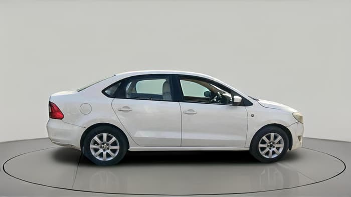 2012 Skoda Rapid AMBITION 1.6 TDI CR MT PLUS, Diesel, Manual, 1,12,184 km, exterior