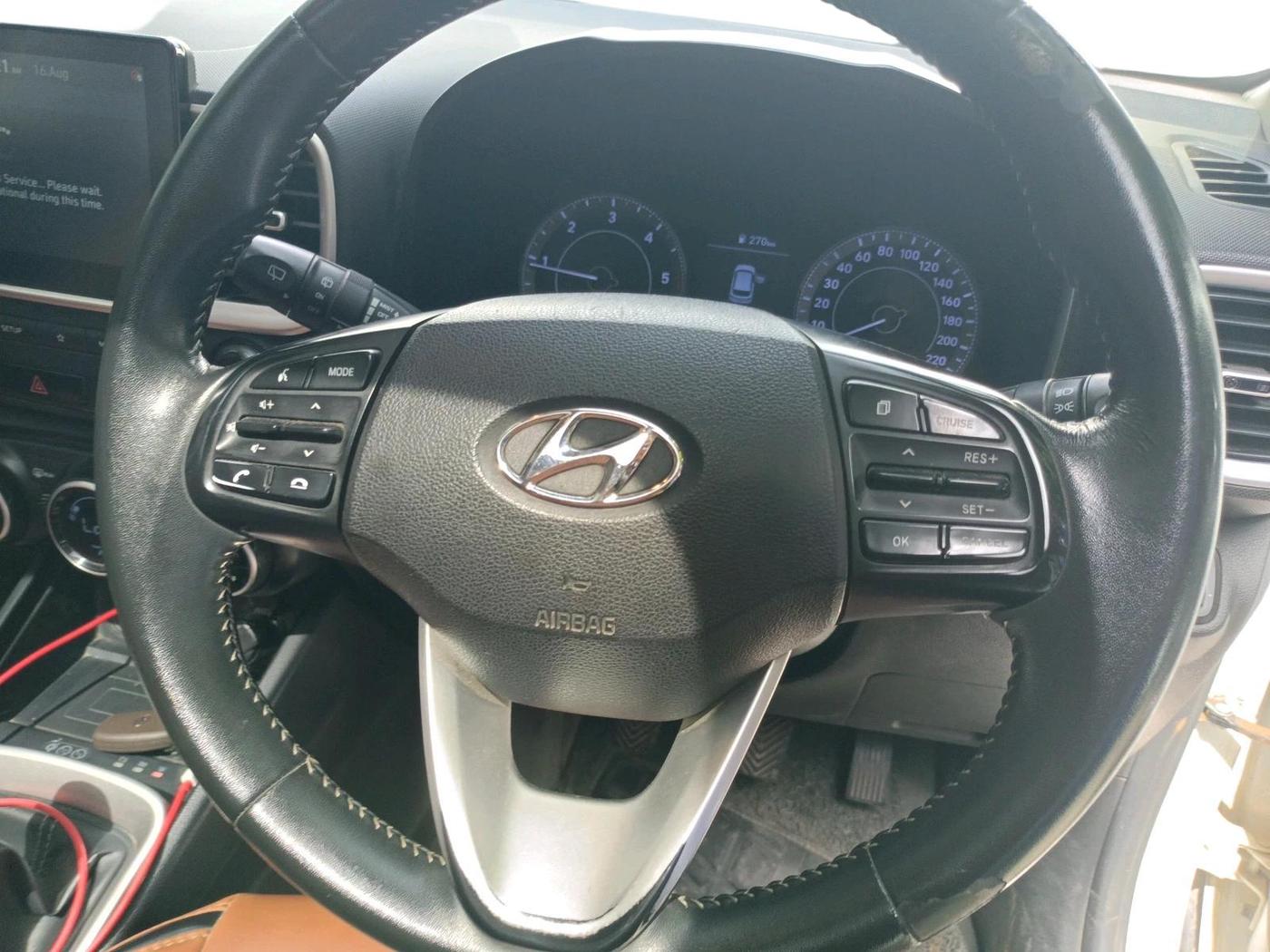 2019 Hyundai VENUE SX(O) 1.4 CRDI, Diesel, Manual, 1,86,654 km, interior