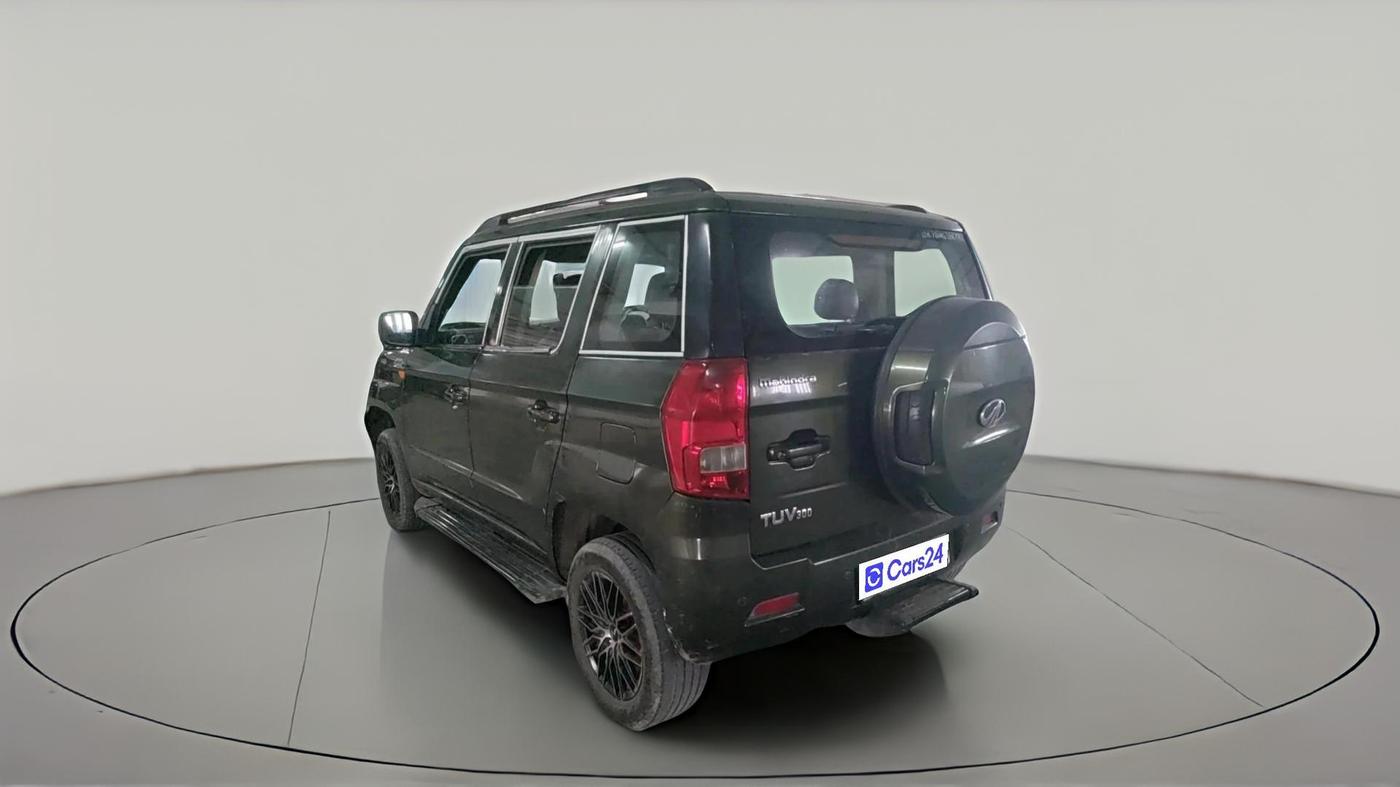 2016 Mahindra TUV300 T8, Diesel, Manual, 2,35,899 km, exterior