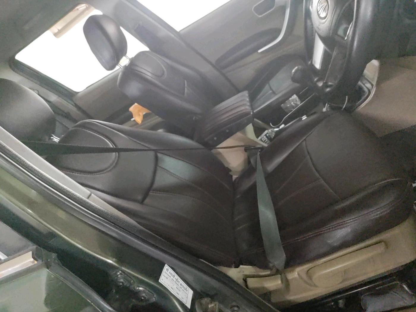 2016 Mahindra TUV300 T8, Diesel, Manual, 2,35,899 km, interior