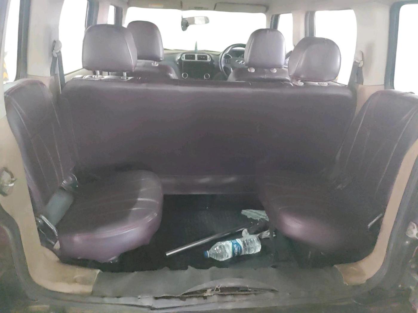 2016 Mahindra TUV300 T8, Diesel, Manual, 2,35,899 km, interior