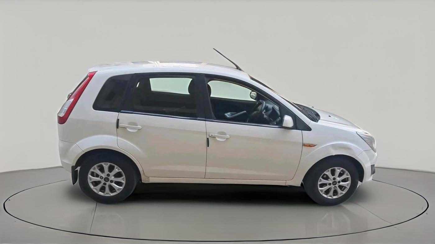 2013 Ford Figo TITANIUM 1.4 DIESEL, Diesel, Manual, 2,15,816 km, exterior