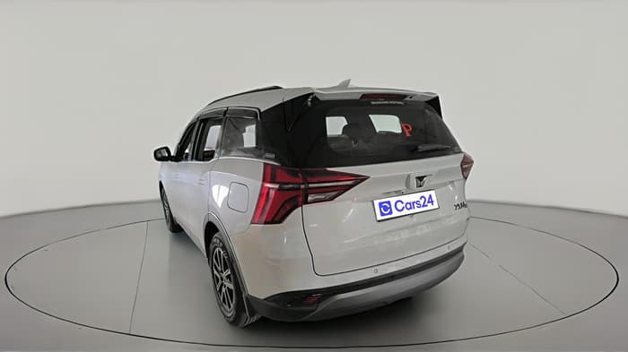 2025 Mahindra XUV700 AX 7 D MT 7 STR, Diesel, Manual, 23,808 km, exterior