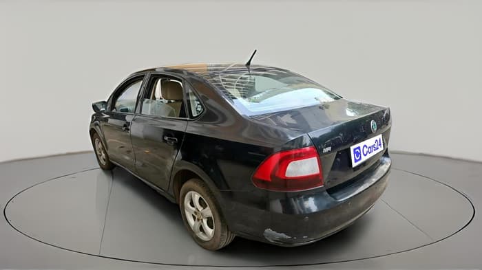 2013 Skoda Rapid ELEGANCE 1.6 MPI MT, Petrol, Manual, 60,649 km, exterior